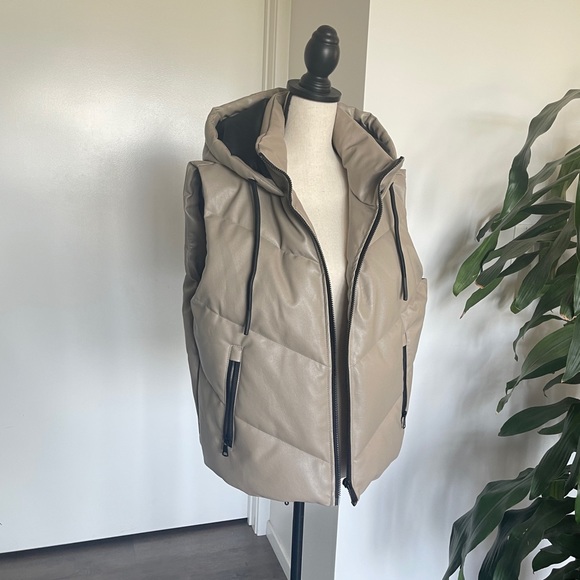 NEW women’s Leather oversized puffer leather vest hood SM / M - Picture 7 of 14